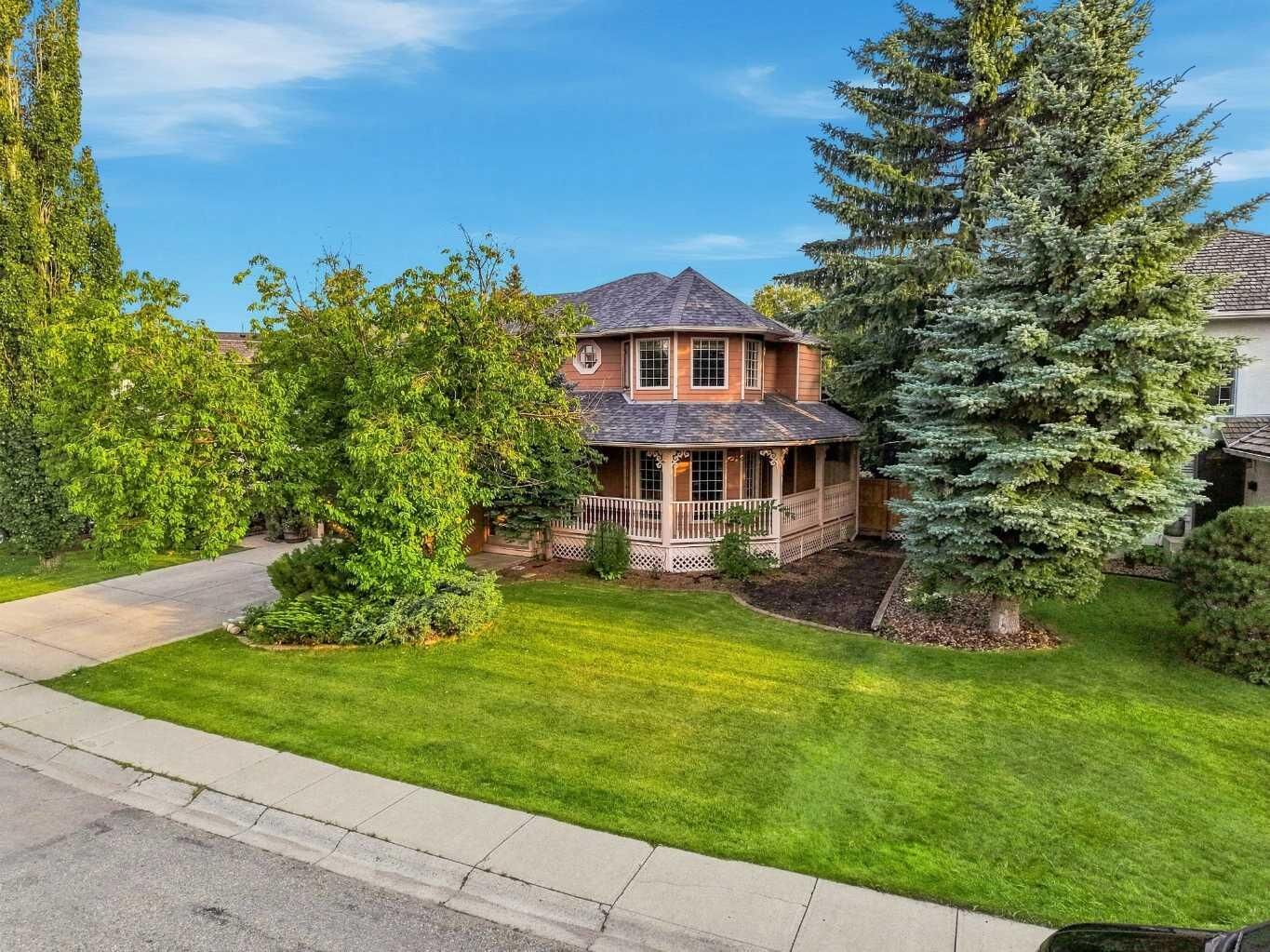 Property Photo:  70 Sunset Way SE  AB T2X 3C1 