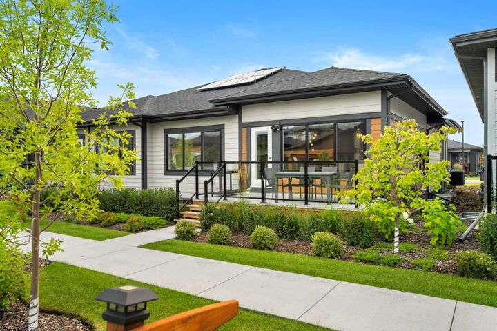 Property Photo: 220 Marina Cove SE AB T3M 3P4
