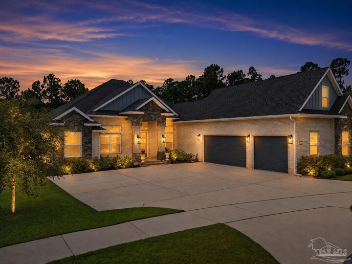 Property Photo: 5840 Huntington Creek Blvd FL 32526