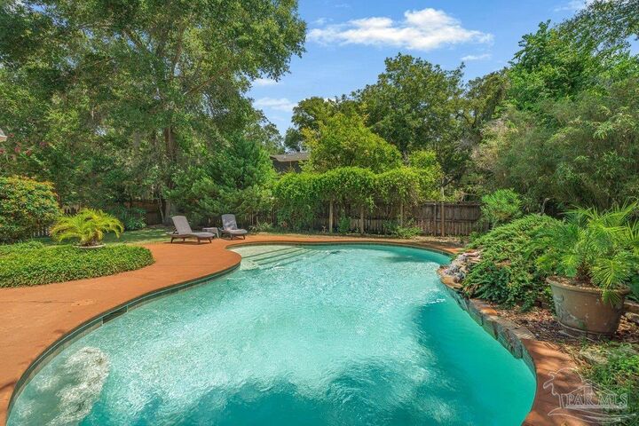 Property Photo:  4001 Bay Pointe Dr  FL 32563 