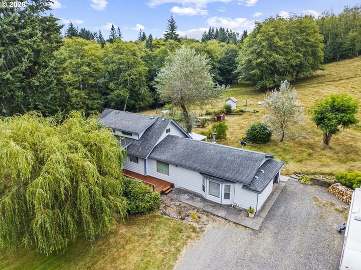 Property Photo: 22726 Cedar Grove Rd OR 97016