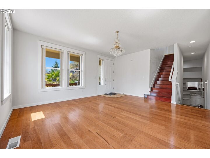 Property Photo:  2422 W 10th St  WA 98671 