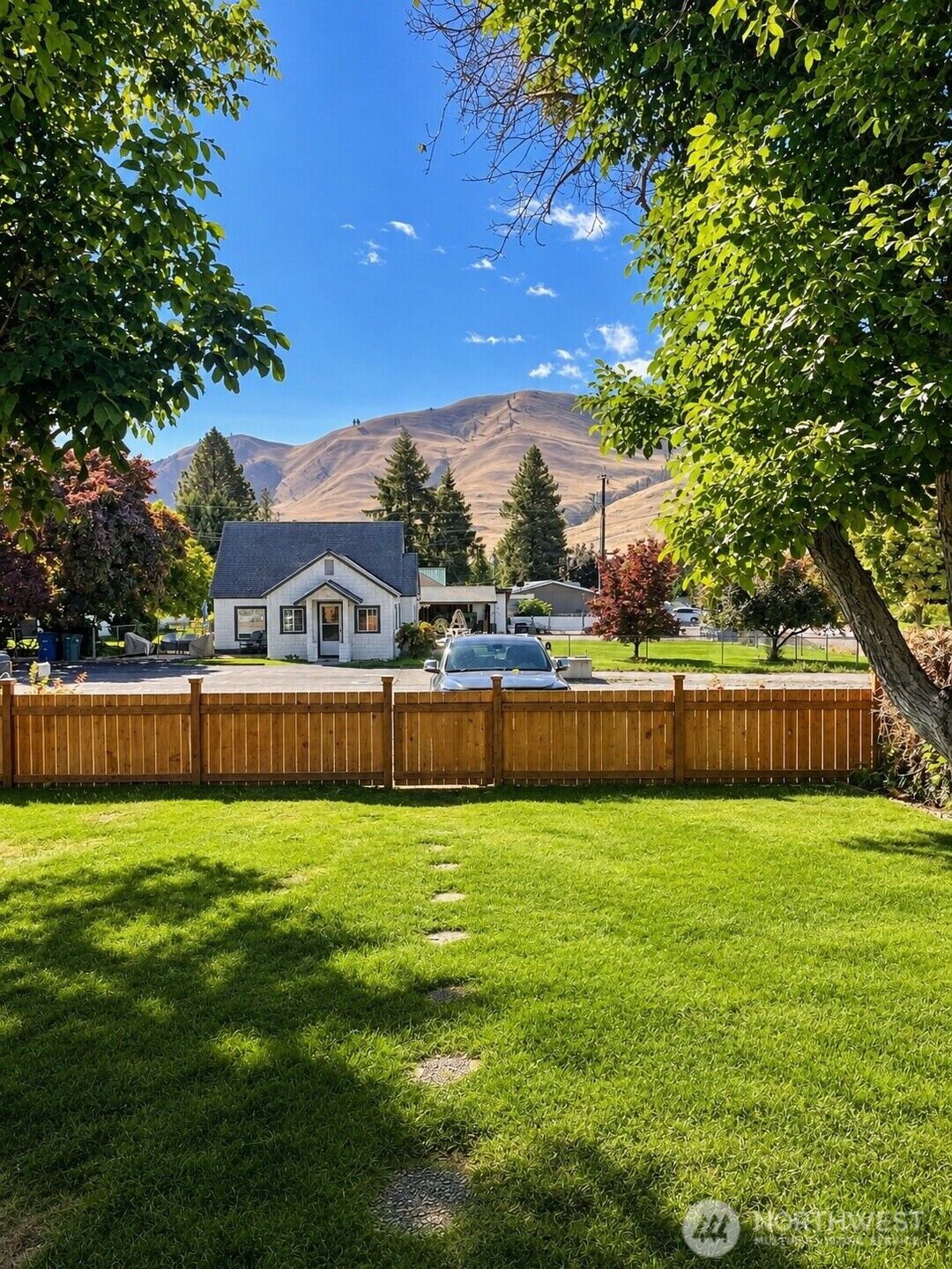 Property Photo: 507 E Wapato Avenue WA 98816