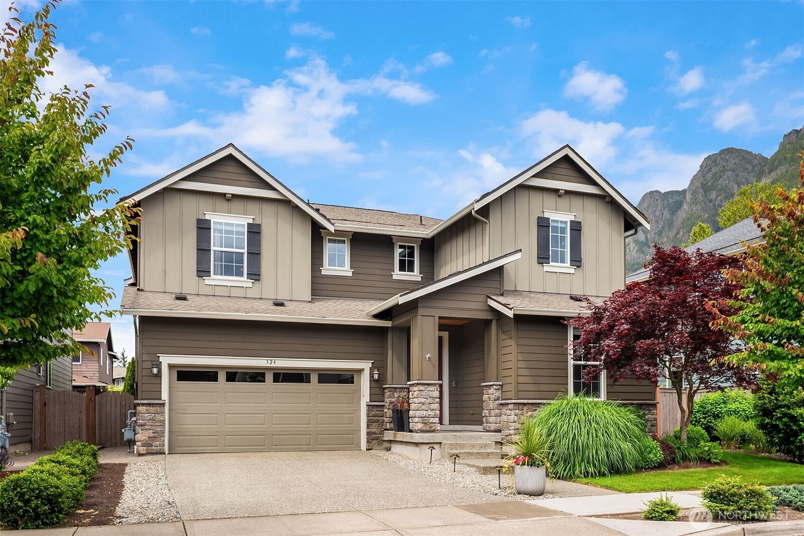 Property Photo: 324 Zemp Way NE WA 98045