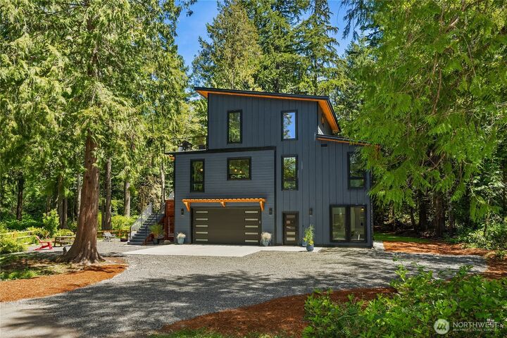 Property Photo: 10399 NE Pine Way WA 98110