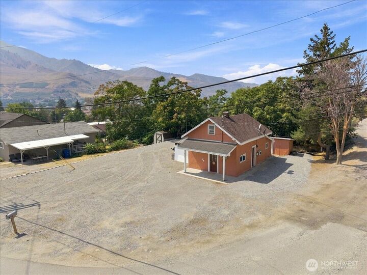 Property Photo: 617 N Bradley Street WA 98816