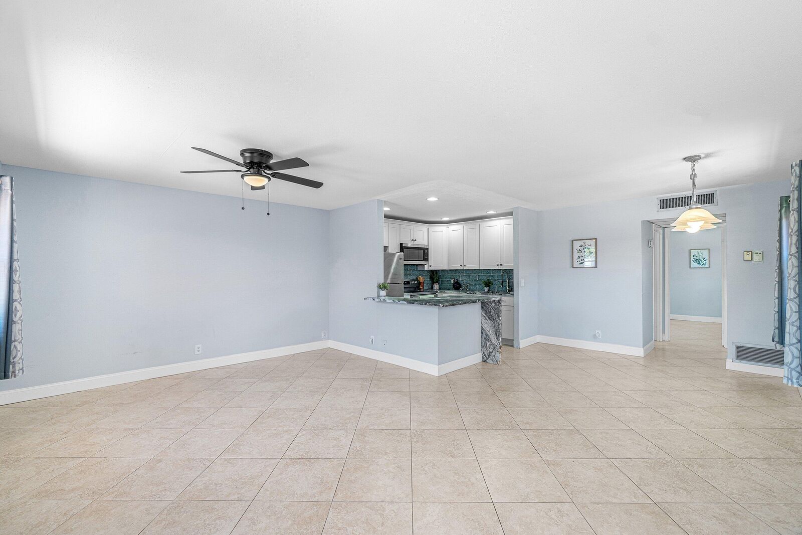 Property Photo: 566 Saxony L FL 33446