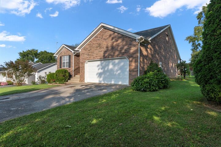 Property Photo:  750 Hillgreen Street  KY 42104 