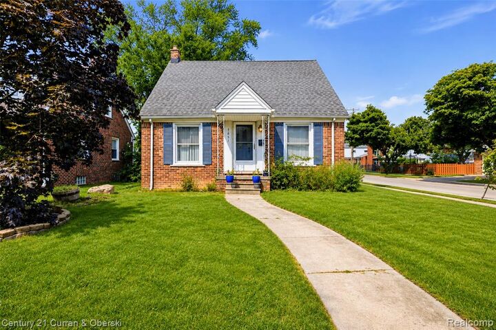 Property Photo:  1651 Nightingale Street  MI 48128 