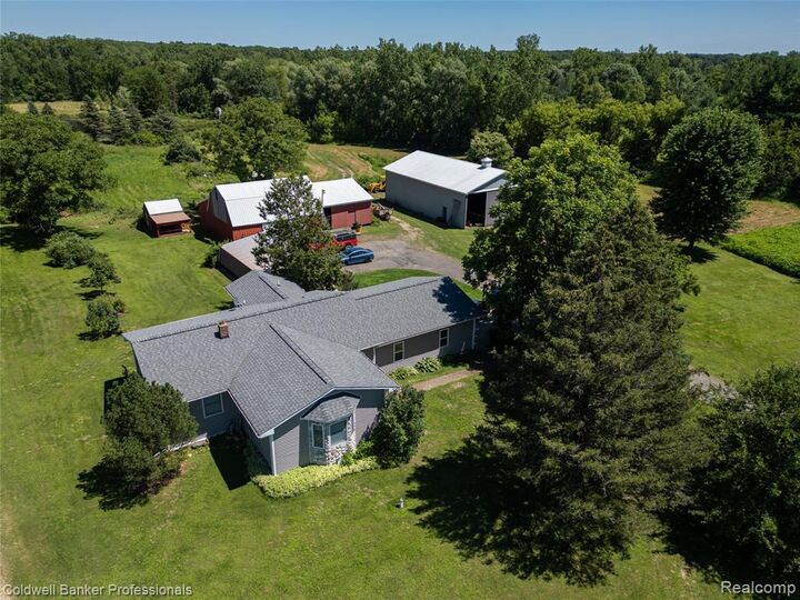 Property Photo: 1840 N Lake Pleasant Road MI 48412