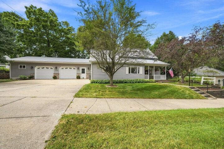 Property Photo: 1126 Laurel Street MI 49601