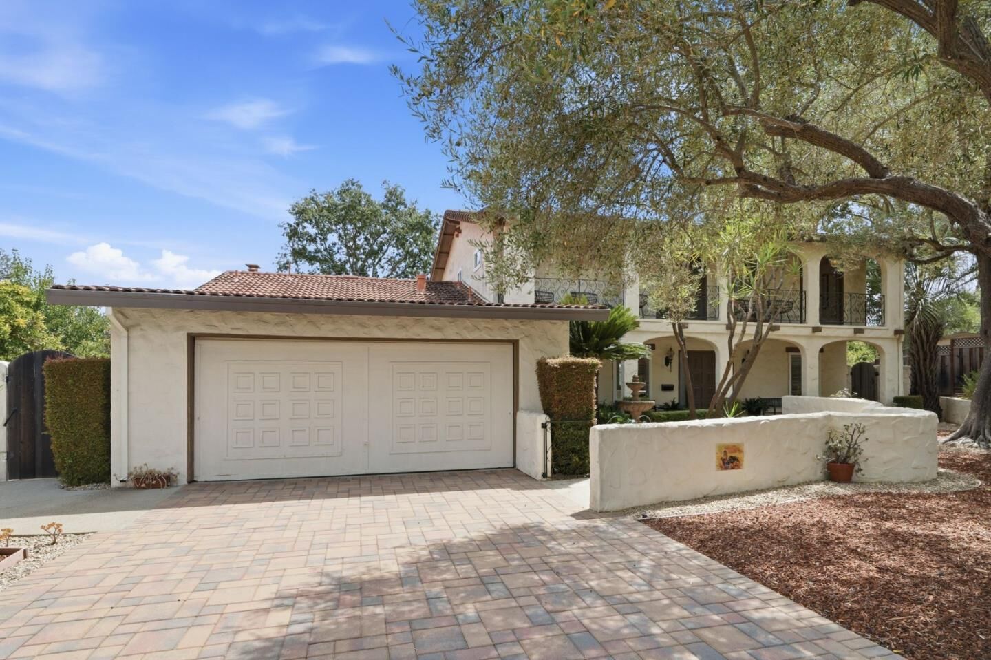 Property Photo:  152 Via De Tesoros  CA 95032 