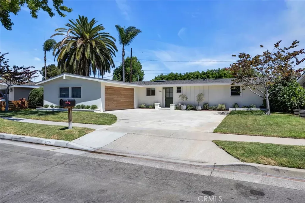 Property Photo:  268 E Bay Street  CA 92627 