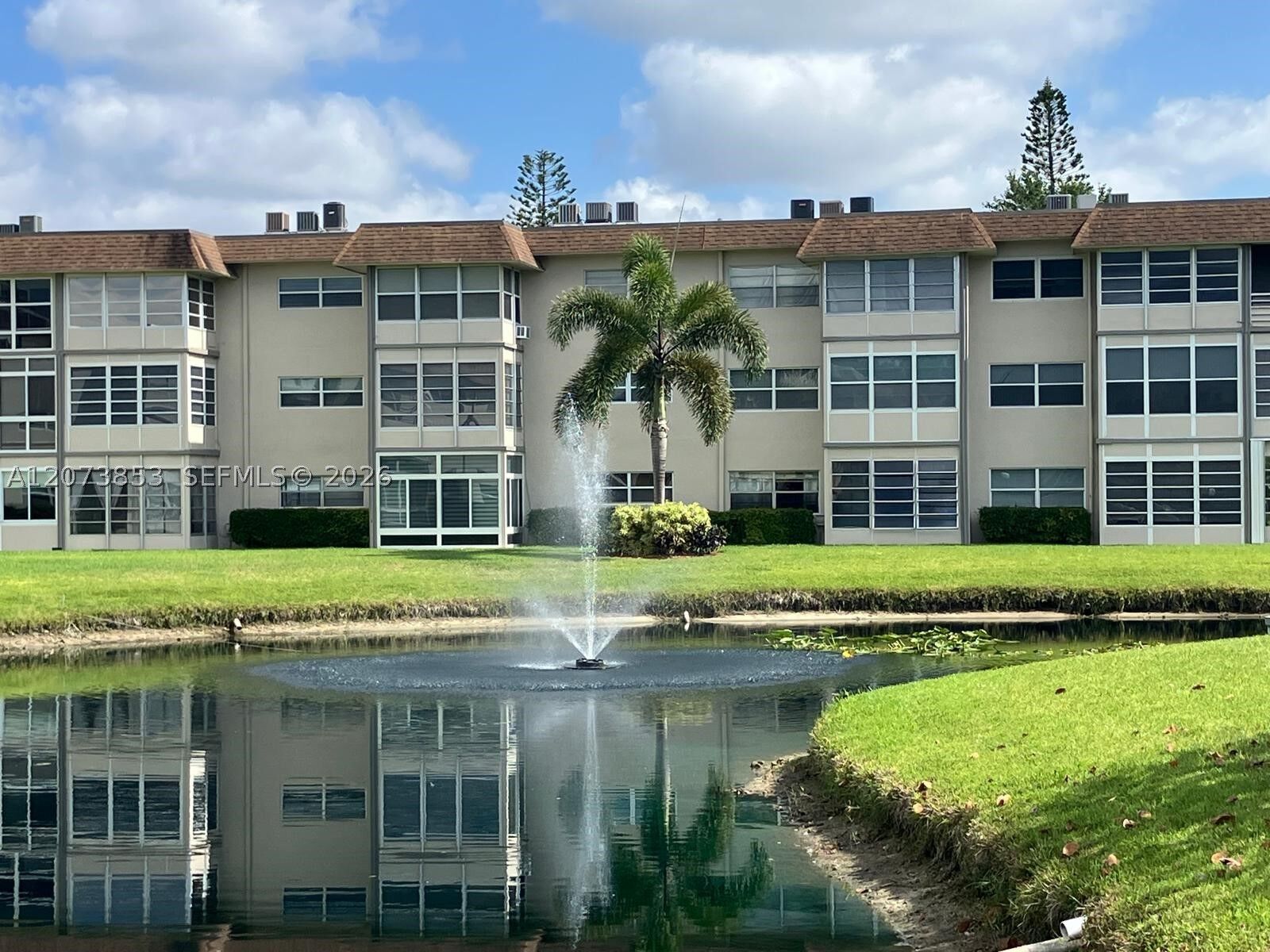 Property Photo: 4800 NW 35th St 607 FL 33319