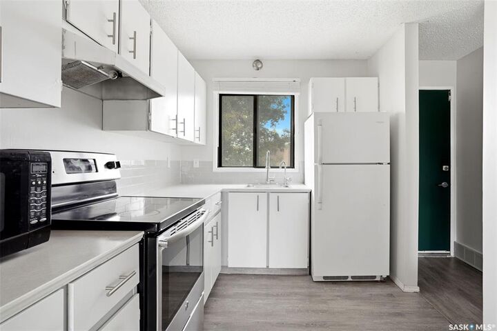 Property Photo:  6419 Rochdale Boulevard  SK S4X 2Y9 