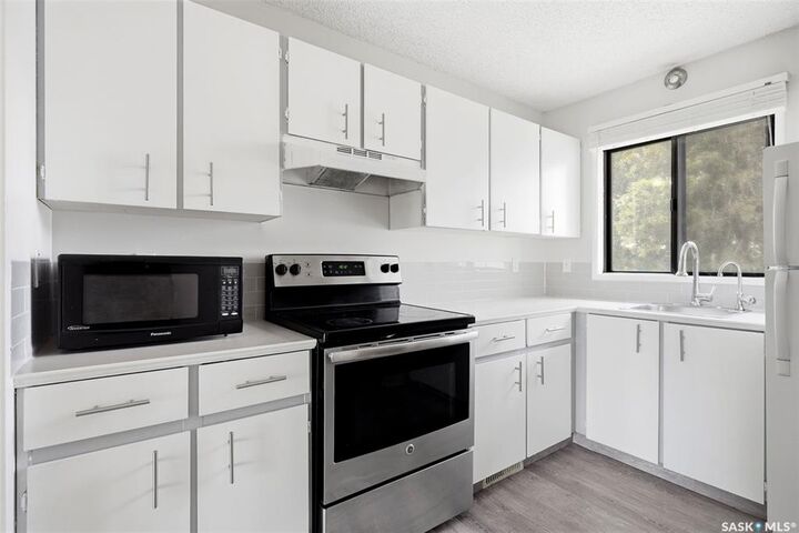 Property Photo: 6419 Rochdale Boulevard SK S4X 2Y9