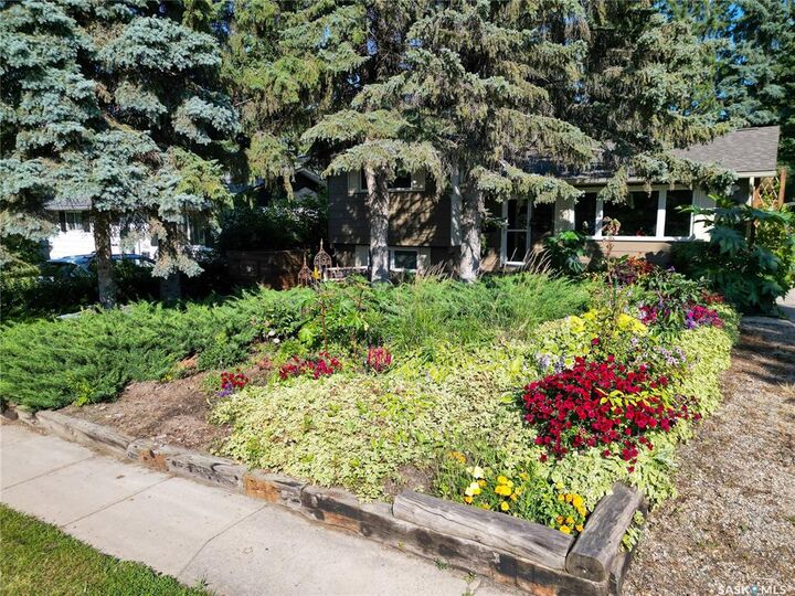 Property Photo:  2384 15th Avenue E  SK S6V 6J1 