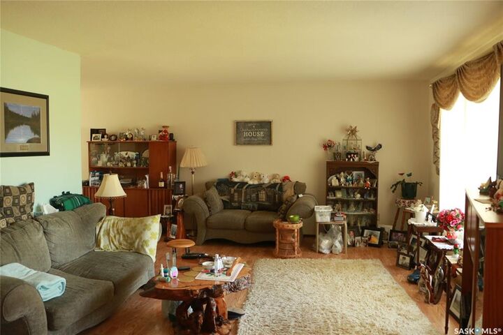 Property Photo: 304 Rosher Street SK S0K 0Z0