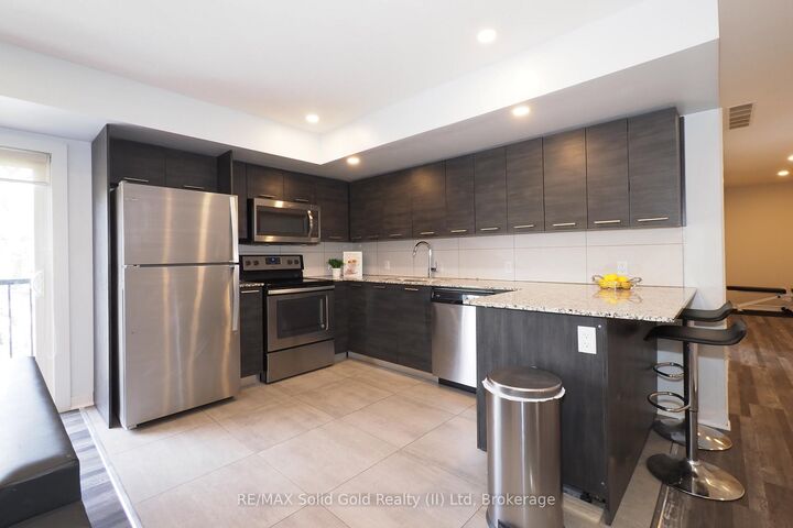 Photo de la propriété:  288 Albert Street 208  ON N2L 3T8 