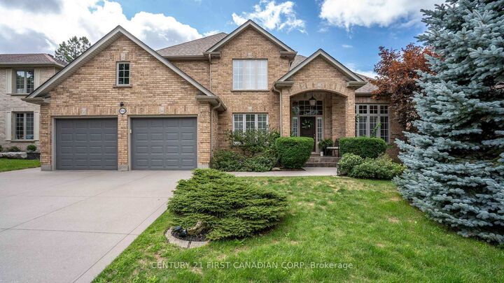 Property Photo:  114 Longview Court  ON N6K 4J1 