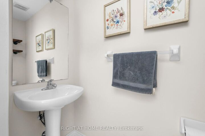 Property Photo: 27 Coneflower Crescent 31 ON M2R 0A5