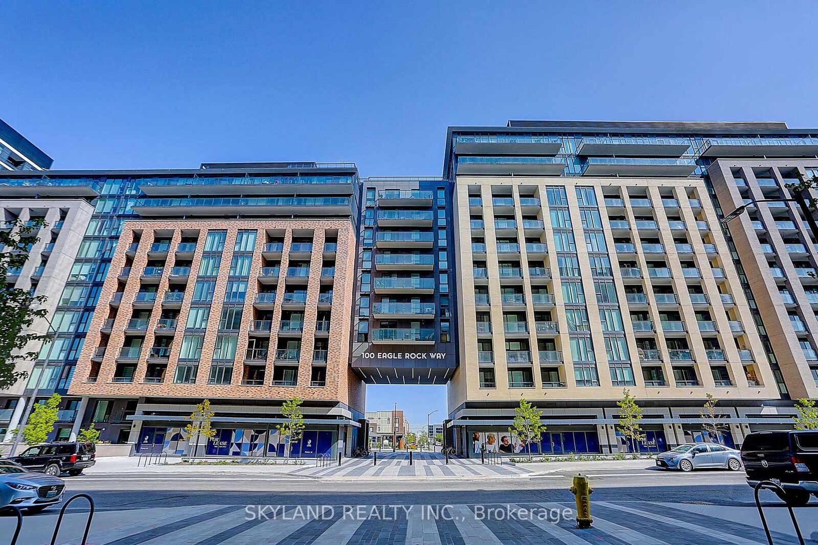 Property Photo: 100 Eagle Rock Way Th102 ON L6A 5B9