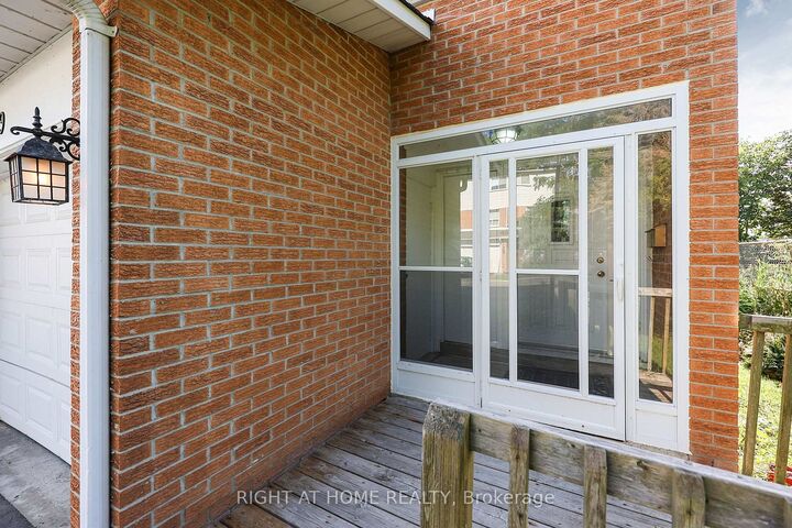 Property Photo: 237 Steel Street 9 ON L4M 2H1