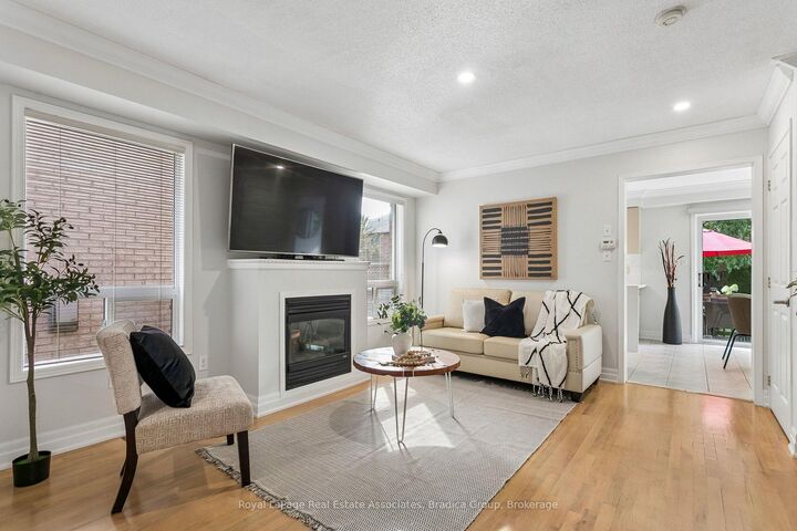 Property Photo: 3837 Forest Bluff Crescent ON L5N 7V1
