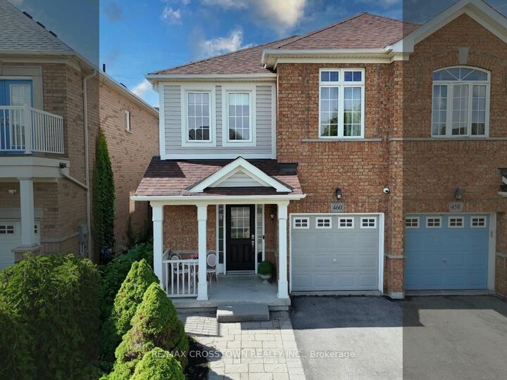 Property Photo: 460 Reeves Way Boulevard ON L4A 0H2