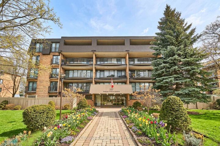 Property Photo: 337 Simcoe Street 401 ON L1G 4T2