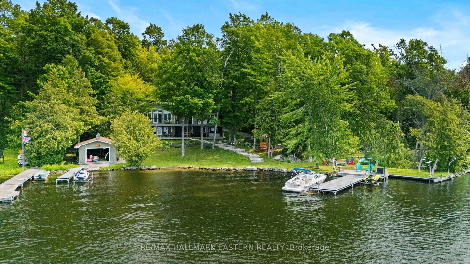 Property Photo: 28 Maplewood Court ON K9J 6X2