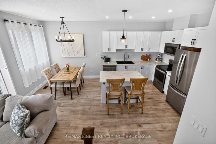 Property Photo:  524 Beth Crescent  ON K7P 0K9 