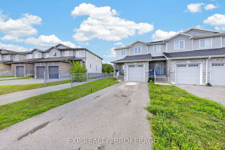Property Photo:  925 Blossom Street  ON K7P 0N2 