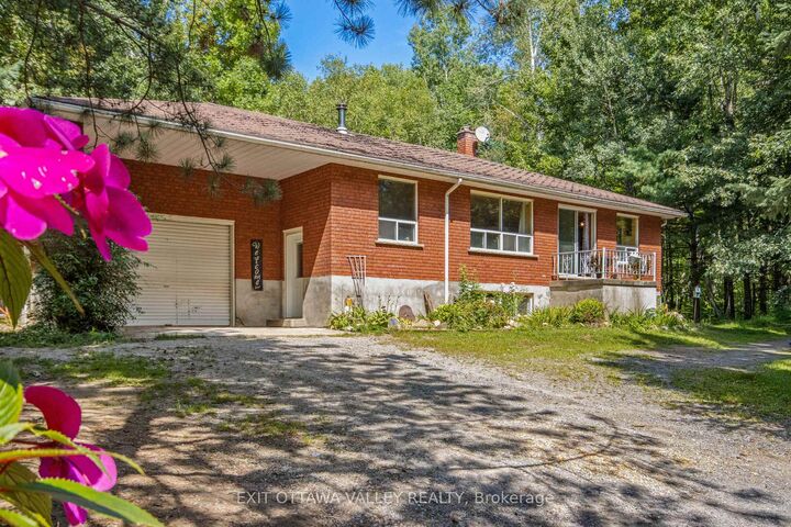 Property Photo:  561 Long Lake Road  ON K0J 1B0 