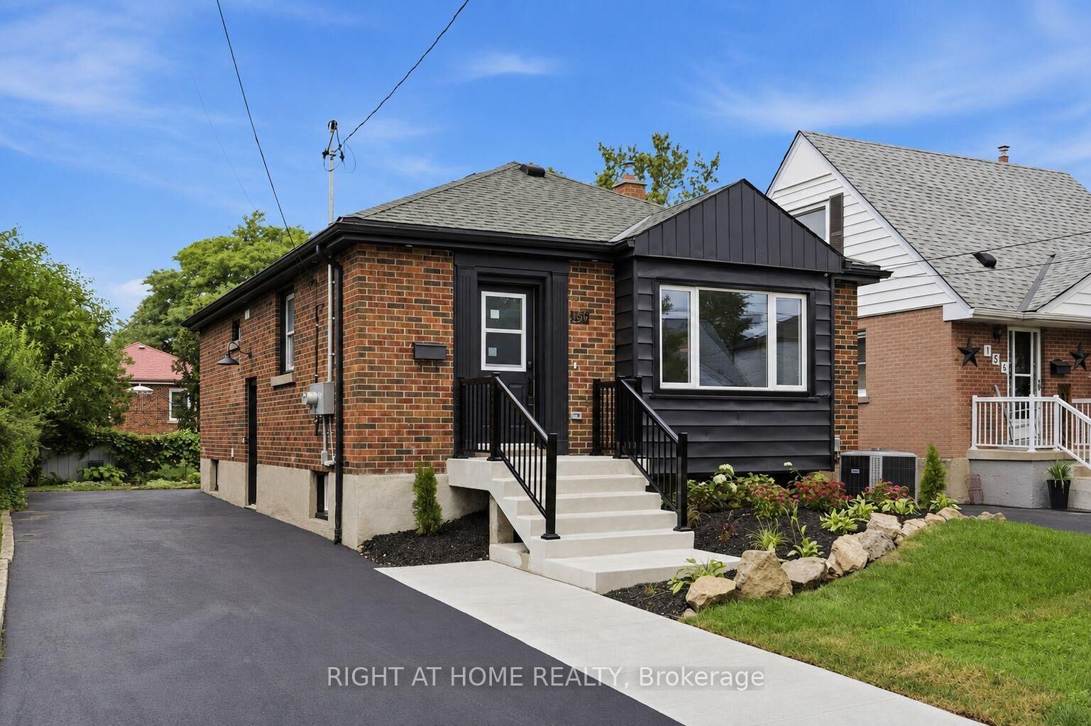 Property Photo:  156 E36th Street Main  ON L8V 3Z4 