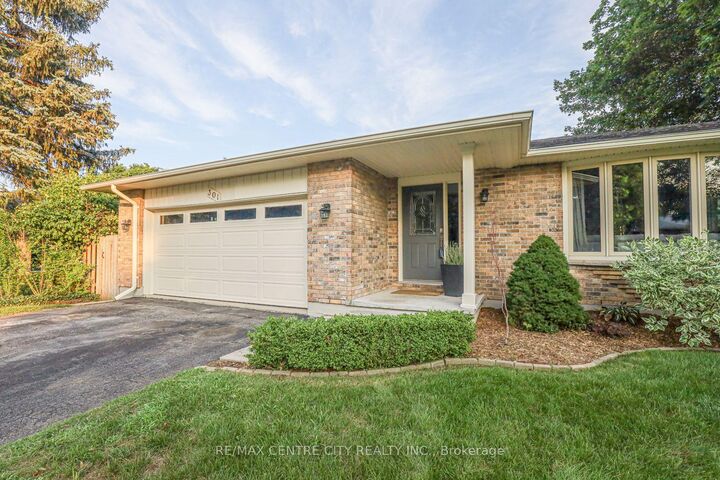 Property Photo:  301 Blackacres Boulevard  ON N6G 2T9 