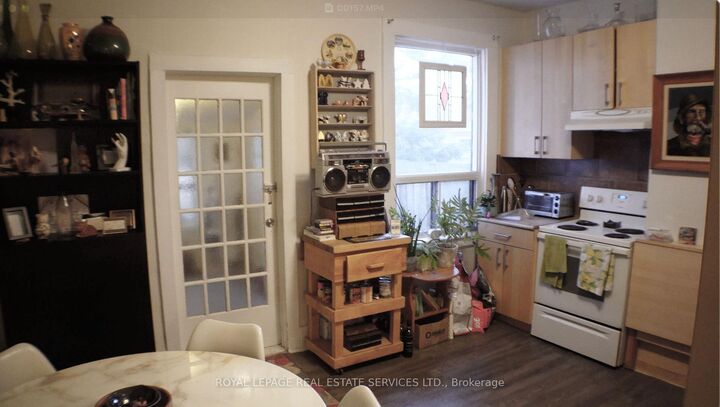 Property Photo:  2 Saint Marks Road  ON M6S 2H6 