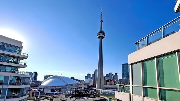 228 Queens Quay W 2510 — photo 1