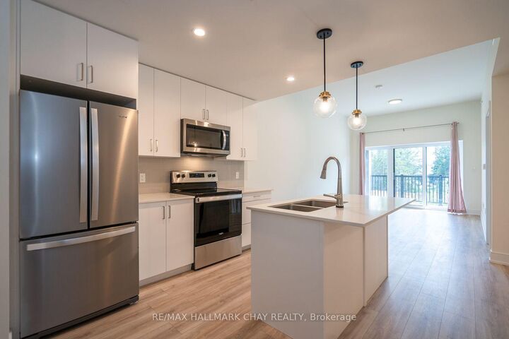 Property Photo:  121 Mary Street 203  ON L0M 1G0 