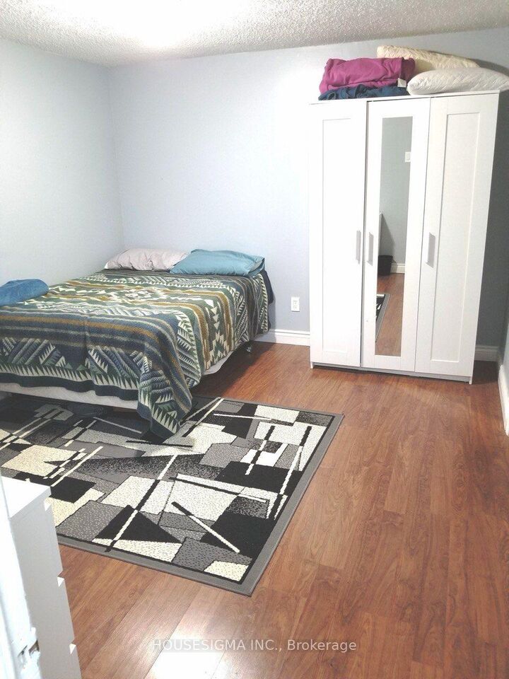 Property Photo:  34 Ladner Drive  ON M2J 3Z7 