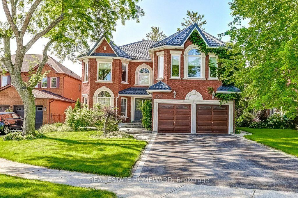 Property Photo: 807 Primrose Court ON L1X 2S8