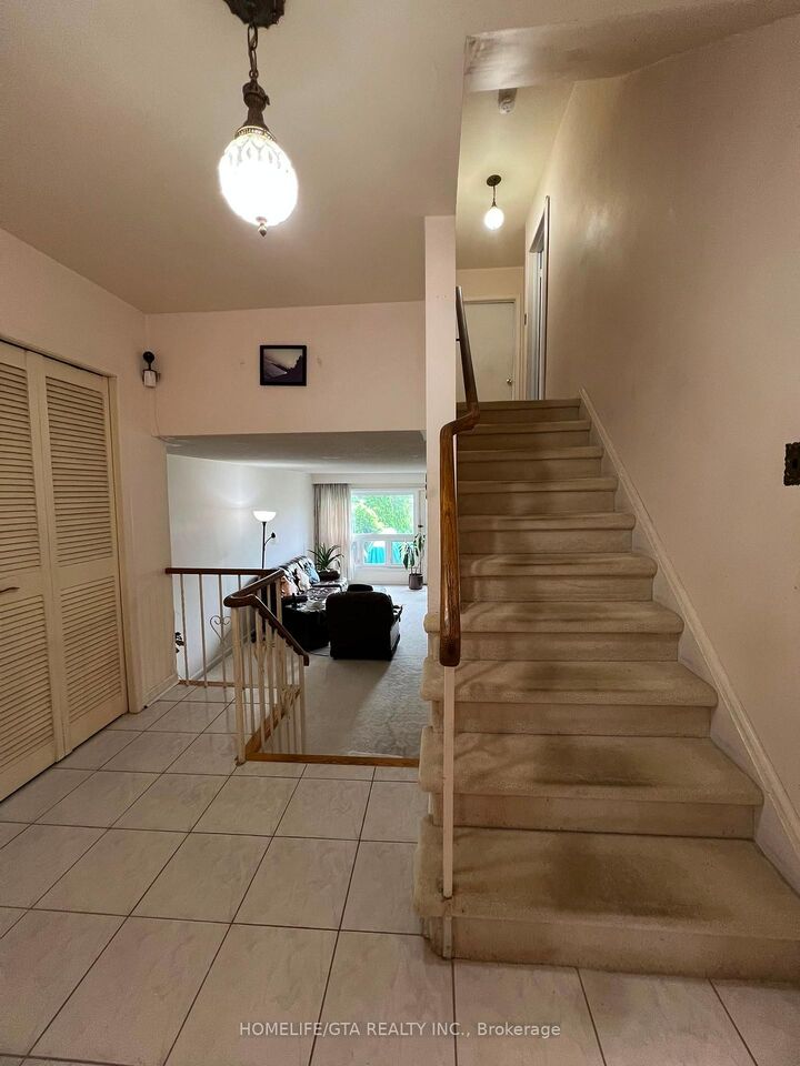 Property Photo: 70 Tanjoe Crescent ON M2M 1P7