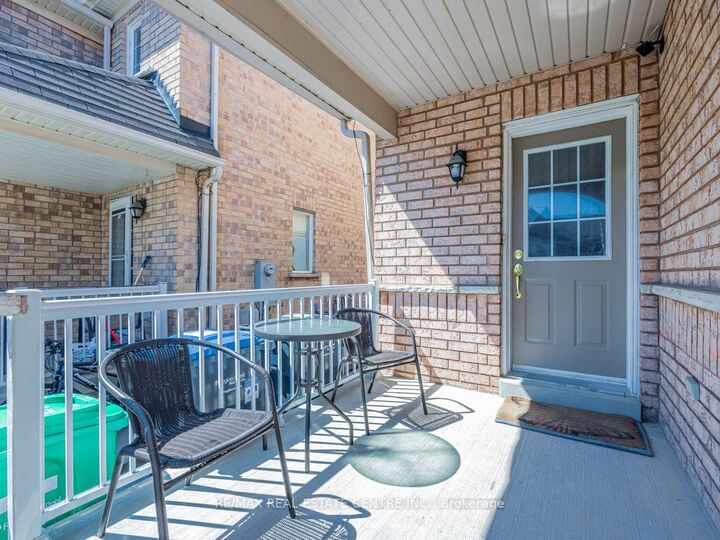 Property Photo:  140 Cadillac Crescent Upper  ON L7A 3B4 