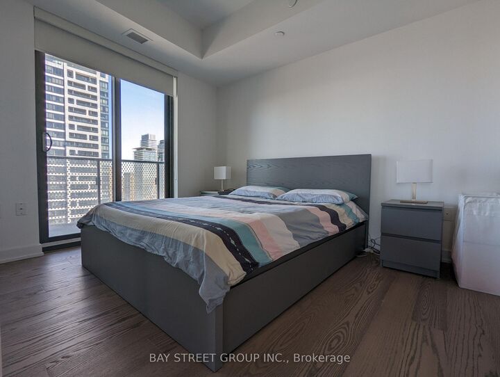 Property Photo:  11 Wellesley St W Avenue 3308  ON M4Y 1E8 