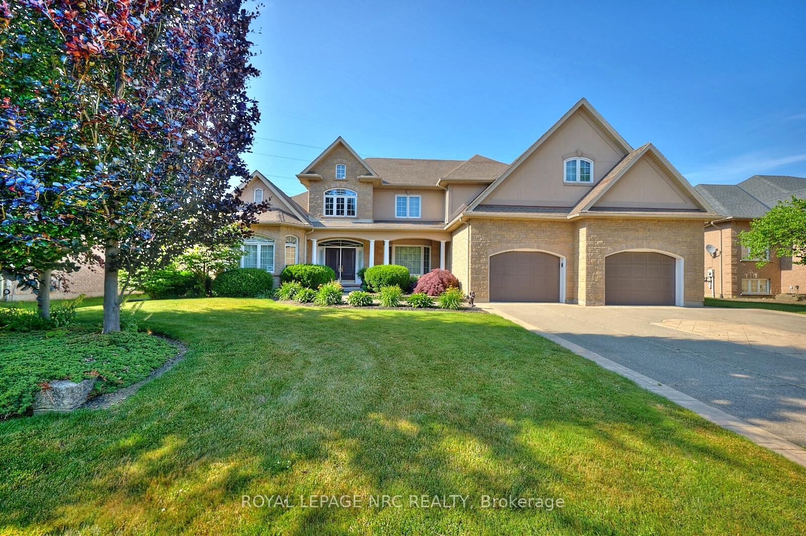Property Photo: 7995 Cathedral Drive ON L2H 2Z2