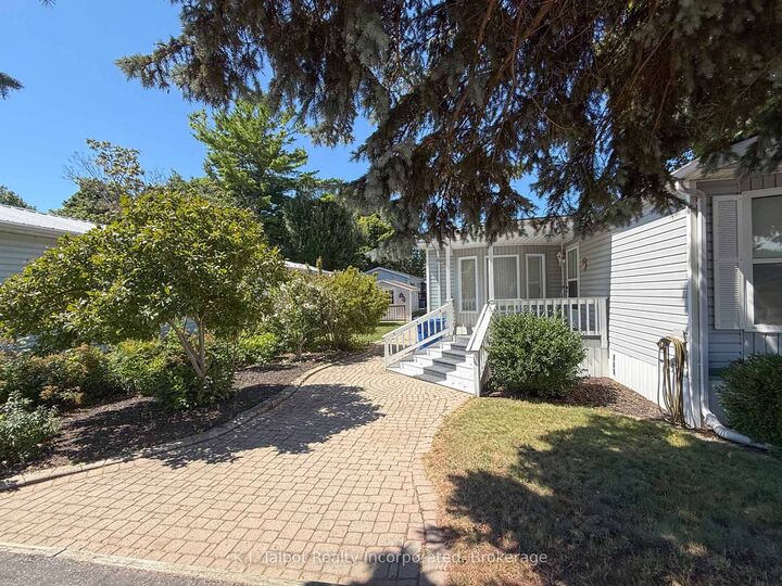 Property Photo:  55 Algonquin Lane  ON N7A 3Y2 