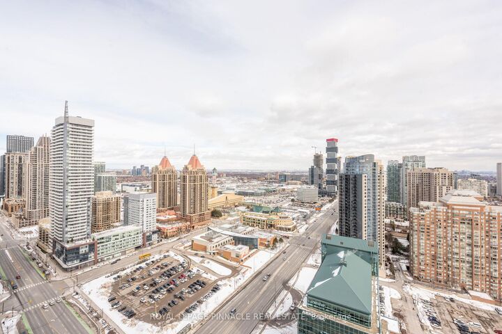 Property Photo:  3900 Confederation Parkway 2802  ON L5B 0K7 