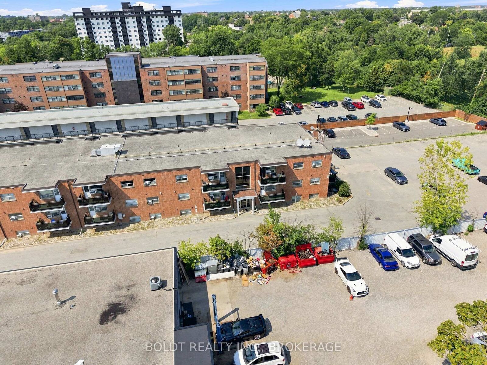 Property Photo:  264 Oakdale Avenue 307  ON L2P 2K4 