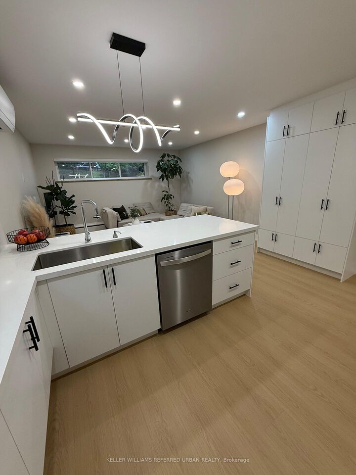 Property Photo:  27 Cannon Road 6  ON M8Y 1R8 