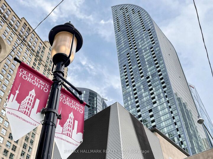 Property Photo: 8 The Esplanade Avenue 2711 ON M5E 0A6